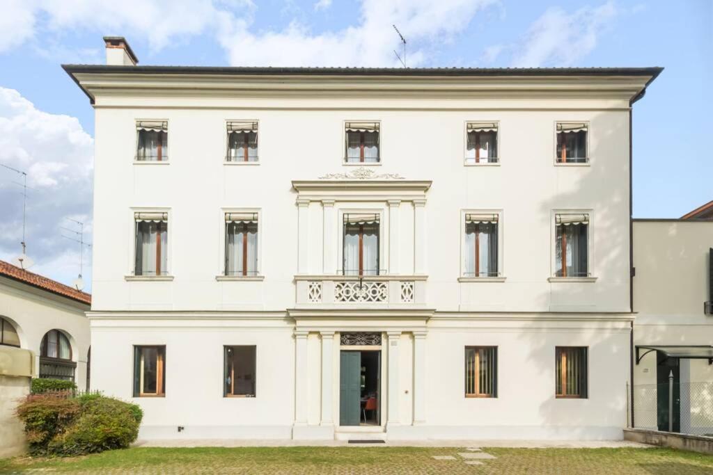 Dadahome Elegante Appartamento Vicino Al Centro Treviso Exterior foto