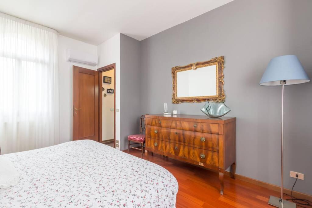 Dadahome Elegante Appartamento Vicino Al Centro Treviso Exterior foto