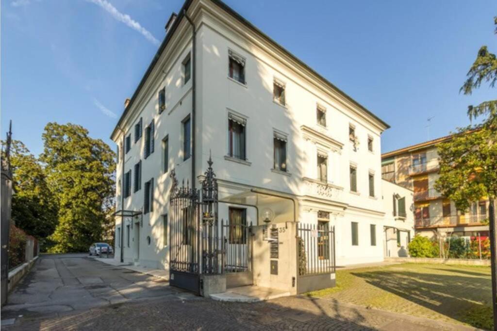 Dadahome Elegante Appartamento Vicino Al Centro Treviso Exterior foto